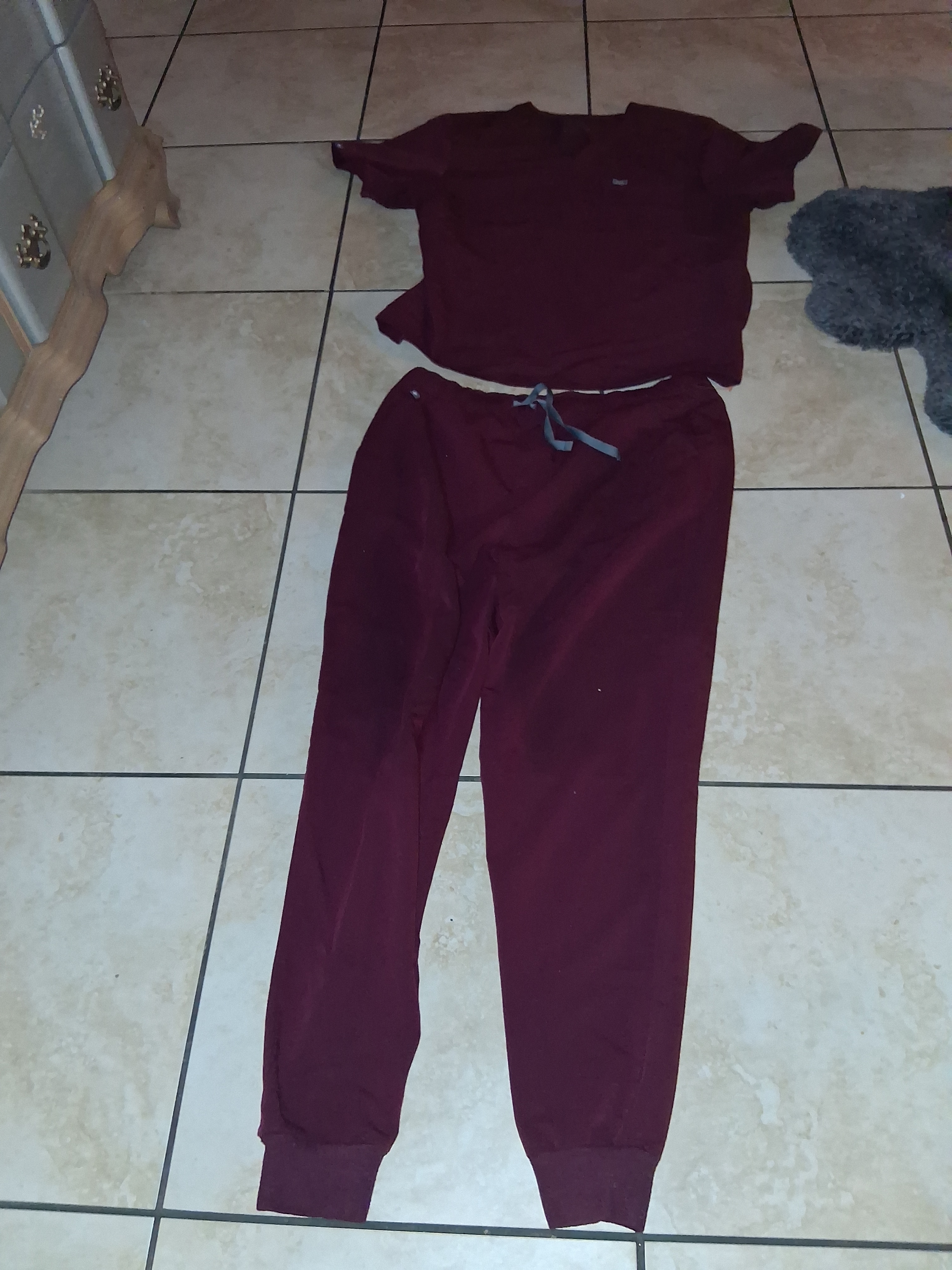 Figs Maroon Scrub Jogger Set - Topxxl & Drawstring Joggers Xxls